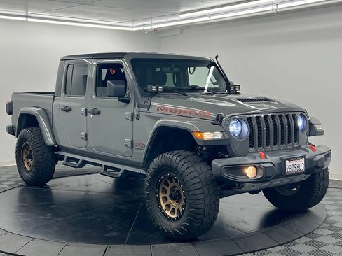 Used 2022 Jeep Gladiator Mojave w/ Safety Group AWD/4WD image 3