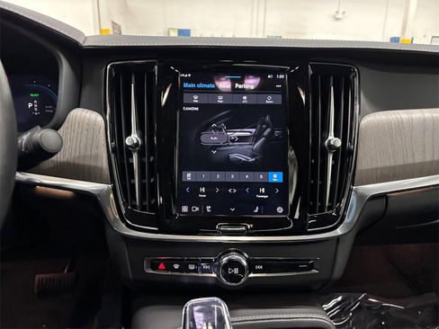 Certified 2024 Volvo S90 T8 Ultimate image 23