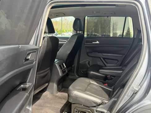Used 2018 Volkswagen Atlas SEL w/ R-Line Package image 11