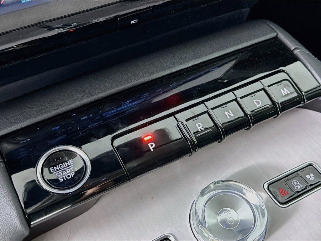New 2026 Lincoln Navigator Premiere AWD/4WD image 17