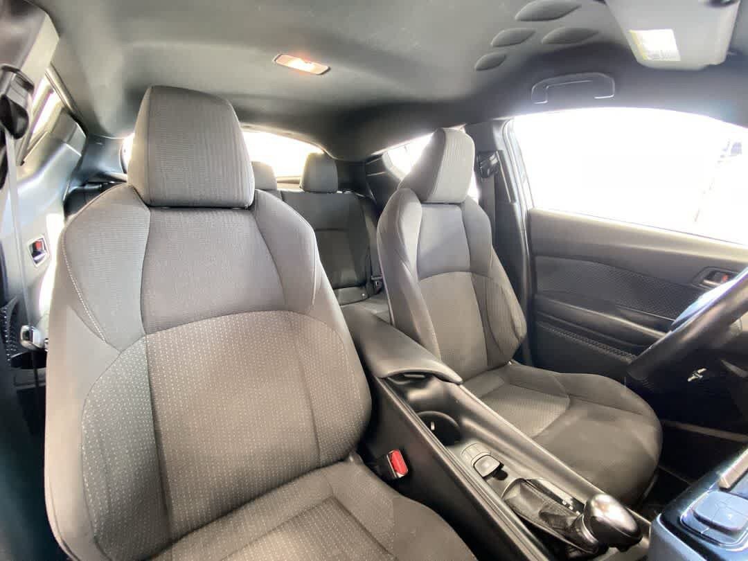 Used 2018 Toyota C-HR XLE FWD image 25