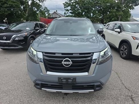 Used 2024 Nissan Pathfinder SL AWD/4WD image 8