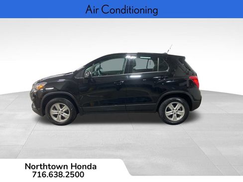 Used 2021 Chevrolet Trax LS image 6