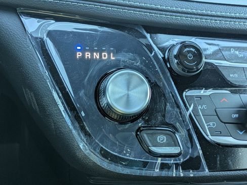 New 2026 Chrysler Pacifica Select FWD image 16