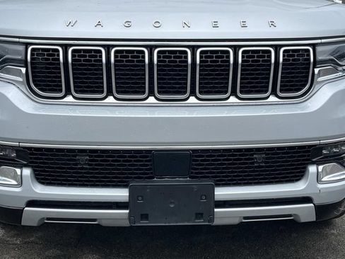 Used 2023 Jeep Wagoneer Series II w/ Premium Group I AWD/4WD image 9