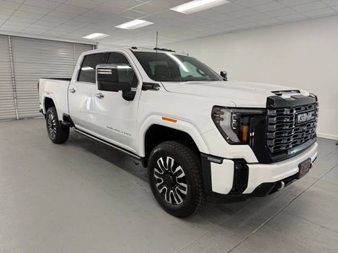New 2026 GMC Sierra 2500 Denali Ultimate image 3