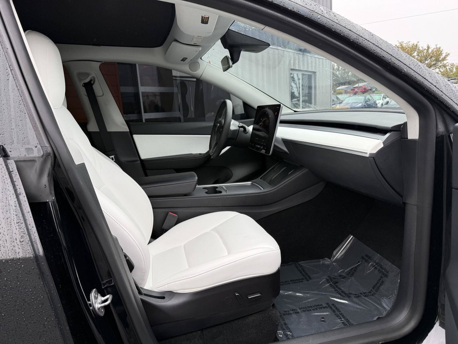 Used 2022 Tesla Model Y Performance AWD/4WD image 16