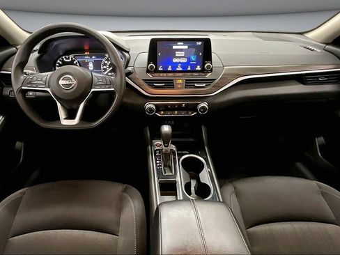 Used 2024 Nissan Altima 2.5 SV FWD image 7