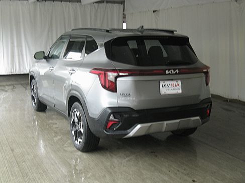 Certified 2024 Kia Seltos EX image 24