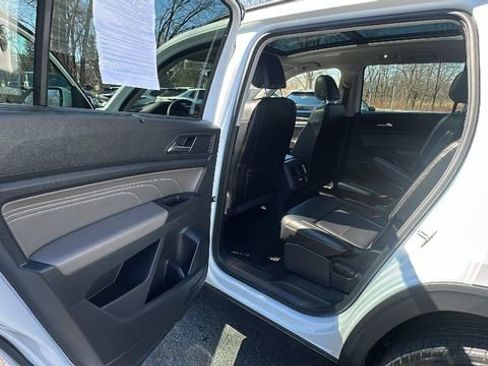Used 2022 Volkswagen Atlas SE image 37