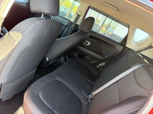 Used 2019 Kia Soul image 18