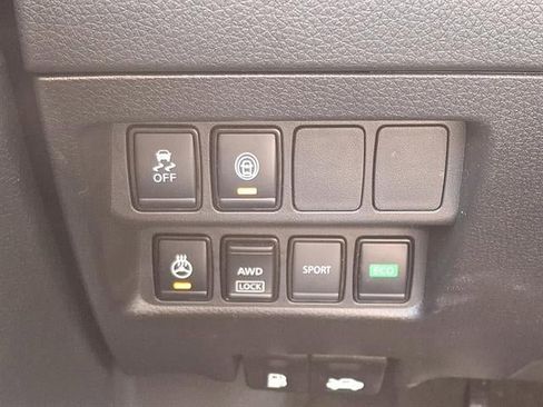 Used 2022 Nissan Rogue Sport SV image 22