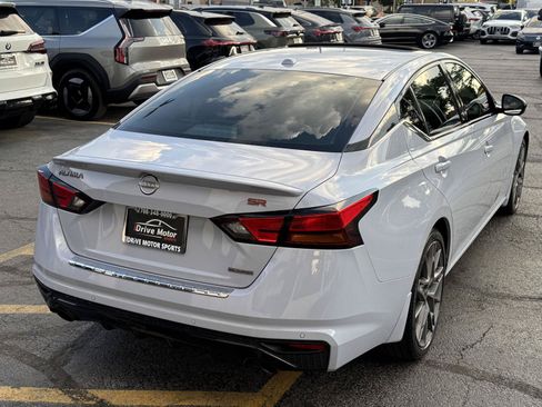 Used 2023 Nissan Altima 2.0 SR FWD image 9