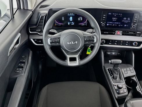 Used 2023 Kia Sportage LX image 16