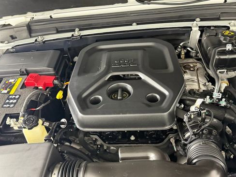 Used 2023 Jeep Wrangler Unlimited Rubicon 4xe AWD/4WD image 36