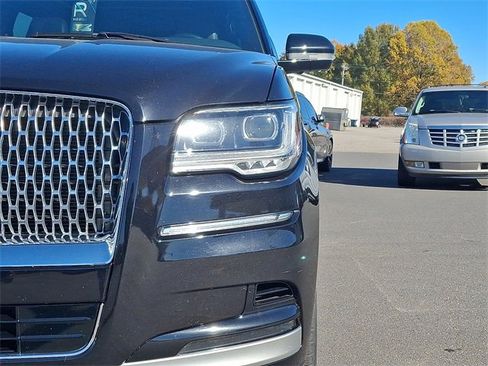 Used 2024 Lincoln Navigator Premiere image 9