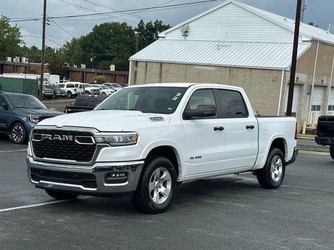 Used 2025 RAM 1500 Big Horn AWD/4WD image 2
