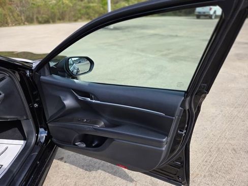 Used 2023 Toyota Camry SE image 15