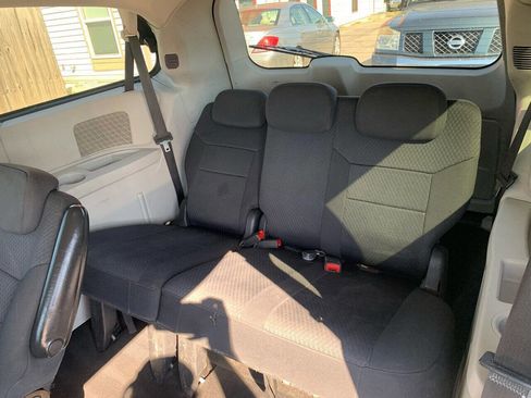 Used 2010 Dodge Grand Caravan SE w/ Climate Group image 13