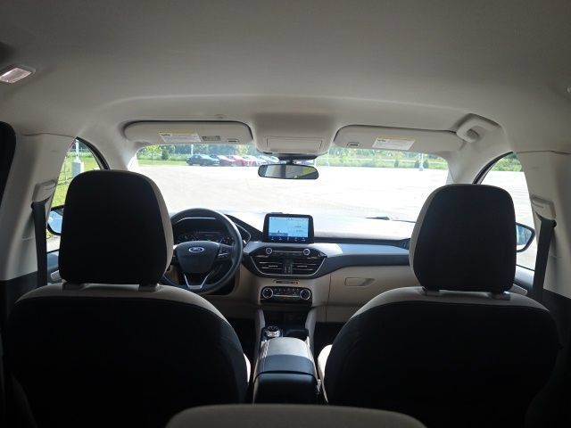 Used 2022 Ford Escape SE FWD image 12