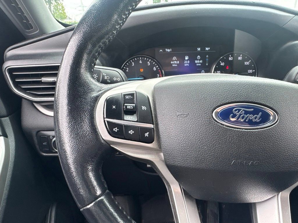 Used 2021 Ford Explorer XLT w/ Equipment Group 202A AWD/4WD image 21