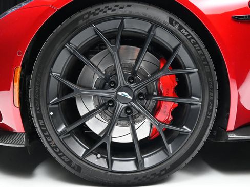Used 2025 Aston Martin V8 Vantage image 37