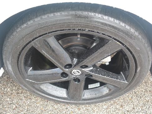Used 2023 Nissan Sentra SR w/ Midnight Edition Package FWD image 21