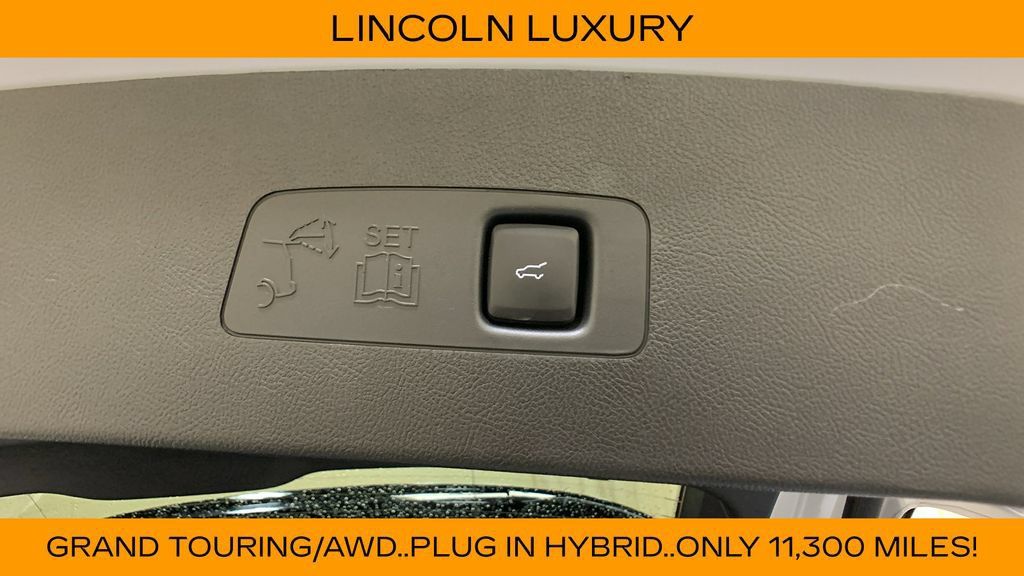Used 2025 Lincoln Corsair Grand Touring w/ Towing Package AWD/4WD image 19