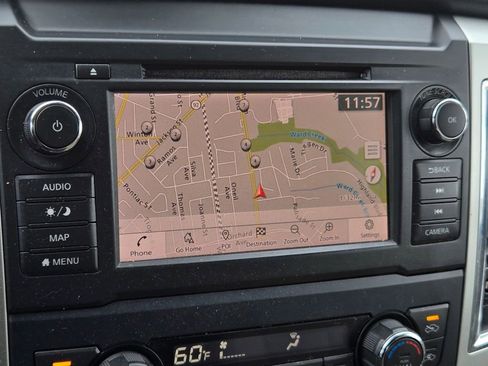 Used 2019 Nissan Titan SV w/ SV Convenience Package image 16