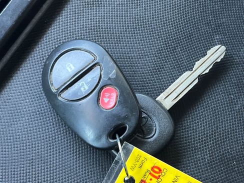 Used 2014 Toyota Sienna LE FWD image 27
