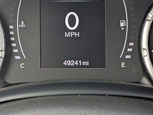 Used 2023 Jeep Renegade Latitude AWD/4WD image 23