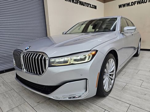 Used 2020 BMW 740i image 2