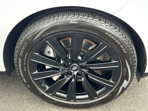 Certified 2023 Land Rover Range Rover SE image 7