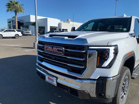 New 2025 GMC Sierra 2500 SLT w/ SLT Convenience Package AWD/4WD image 3
