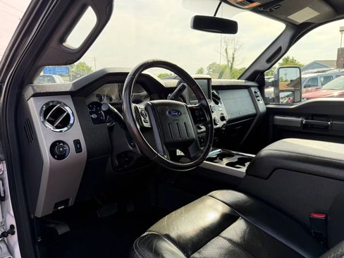 Used 2016 Ford F250 Lariat w/ Lariat Ultimate Package AWD/4WD image 10