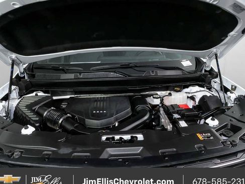 Certified 2025 Chevrolet Traverse LT FWD image 34