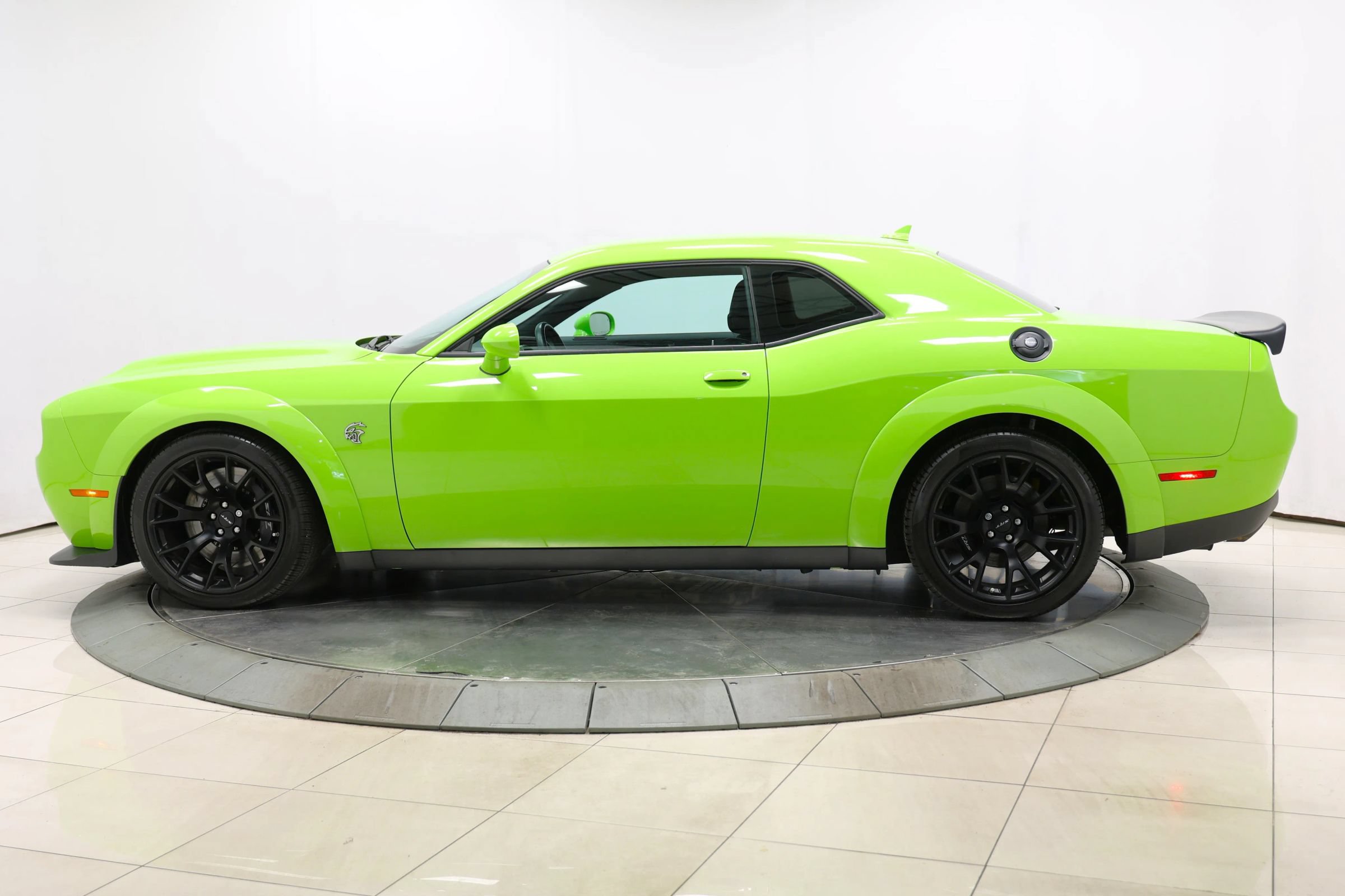 Used 2023 Dodge Challenger SRT Hellcat RWD image 8