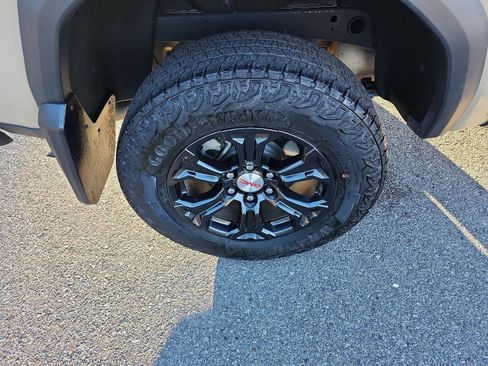 Certified 2024 GMC Canyon Elevation w/ Convenience Package image 6