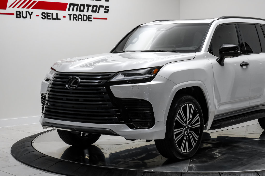 Used 2026 Lexus LX 700h Luxury w/ Appearance Package AWD/4WD image 2