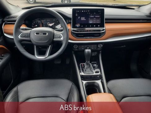 Used 2024 Jeep Compass Limited image 33