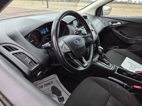 Used 2015 Ford Focus SE w/ SE Cold Weather Package image 12