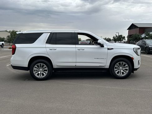 Used 2023 GMC Yukon Denali RWD image 9