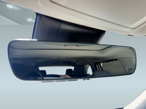 Used 2022 Toyota Highlander XLE image 18