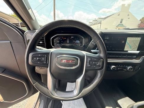 Used 2022 GMC Sierra 1500 Elevation w/ LPO, Elevation Black Package AWD/4WD image 8