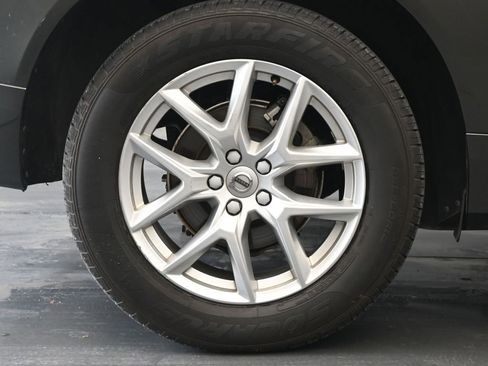 Used 2019 Volvo XC60 T5 Momentum w/ Premium Package image 9