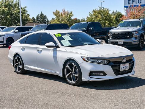 Used 2019 Honda Accord Sport image 5