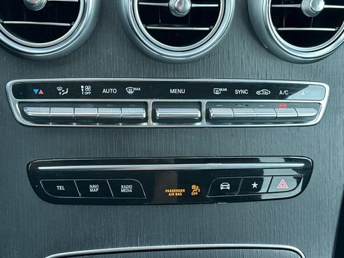 Used 2022 Mercedes-Benz GLC 300 image 21