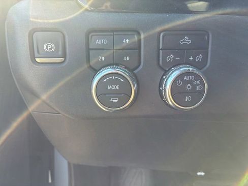 Used 2024 GMC Sierra 1500 Elevation w/ X31 Off-Road Package AWD/4WD image 7