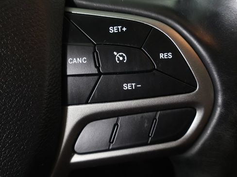 Used 2019 Jeep Cherokee Limited AWD/4WD image 46