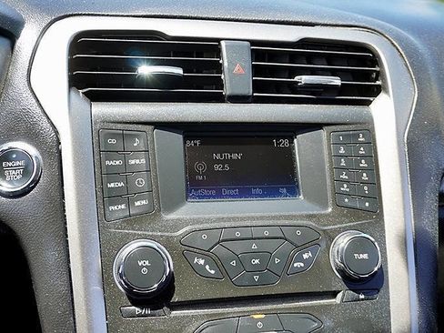 Used 2017 Ford Fusion SE w/ Equipment Group 201A AWD/4WD image 22